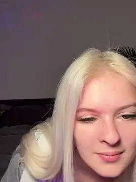 Snapshot of Allylove03 chatting on 4, 1, 2025 Allylove03 online show from 4, 1, 2025