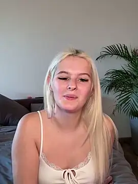 Snapshot of Allylove03 chatting on 10, 1, 2025 Allylove03 online show from 10, 1, 2025