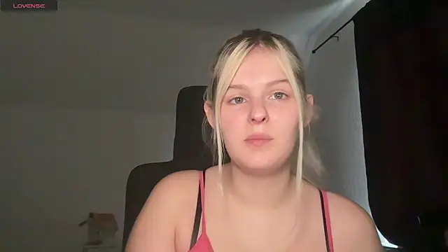 Snapshot of Allylove03 chatting on 28, 9, 2025 Allylove03 online show from 28, 9, 2025