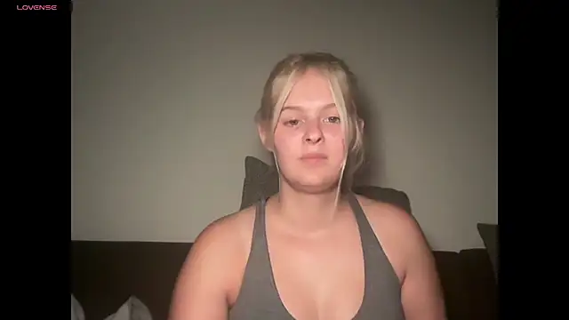 Snapshot of Allylove03 chatting on 1, 11, 2025 Allylove03 online show from 1, 11, 2025