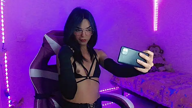 Ms-Zoehans online show from 21, 11, 2025