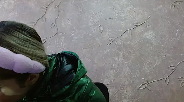 Miabonnett  online show from 22, 2, 2025