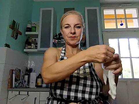 Snapshot of FrauleinSchmitt chatting on 29, 9, 2025 FrauleinSchmitt online show from 29, 9, 2025