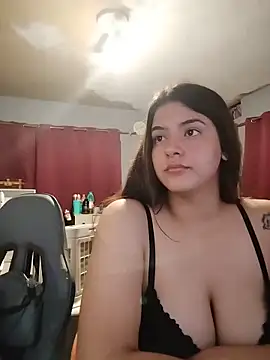 Snapshot of Carandrew chatting on 28, 5, 2026 Carandrew online show from 28, 5, 2026