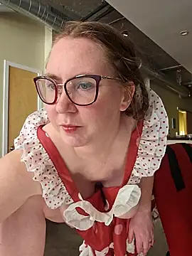 littlelustlamb online show from 21, 2, 2025