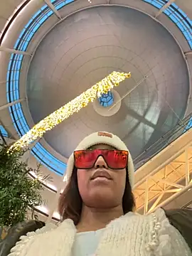 Snapshot of Black_Dolll chatting on 6, 11, 2025 Black Dolll online show from 6, 11, 2025