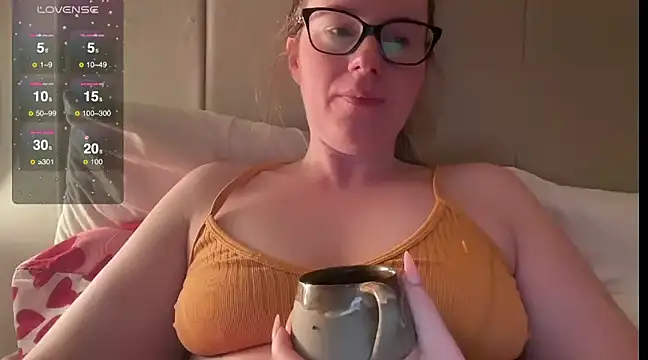 Snapshot of redheadrosie69 chatting on 17, 2, 2025 redheadrosie69 online show from 17, 2, 2025