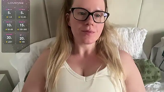 Snapshot of redheadrosie69 chatting on 19, 2, 2025 redheadrosie69 online show from 19, 2, 2025