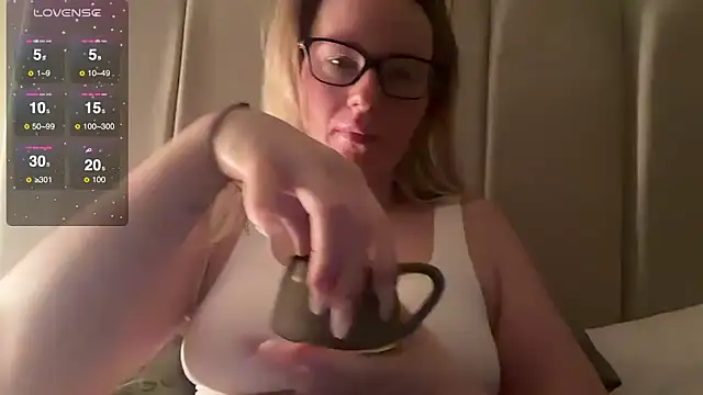 Snapshot of redheadrosie69 chatting on 26, 2, 2025 redheadrosie69 online show from 26, 2, 2025