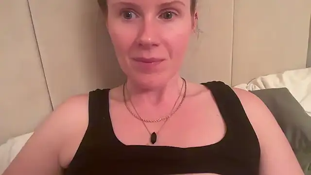 Snapshot of redheadrosie69 chatting on 11, 9, 2025 redheadrosie69 online show from 11, 9, 2025