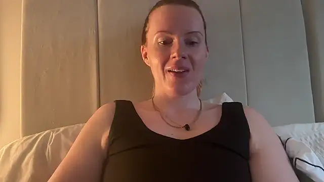 Snapshot of redheadrosie69 chatting on 3, 10, 2025 redheadrosie69 online show from 3, 10, 2025
