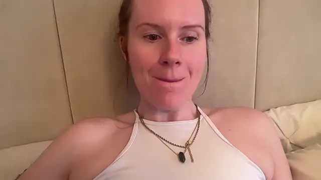 Snapshot of redheadrosie69 chatting on 10, 10, 2025 redheadrosie69 online show from 10, 10, 2025
