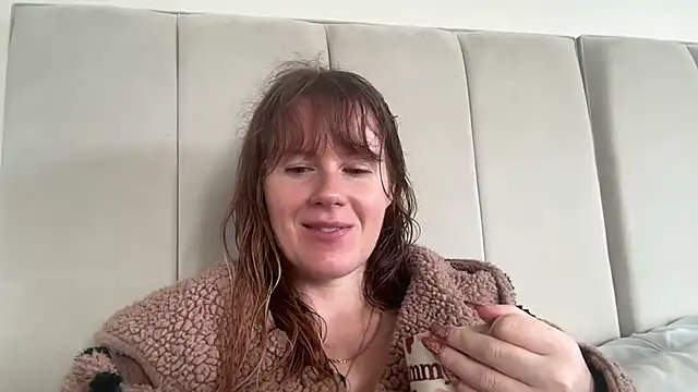 Snapshot of redheadrosie69 chatting on 13, 10, 2025 redheadrosie69 online show from 13, 10, 2025