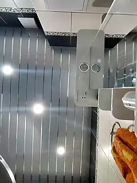 NikaXBerry online show from 9, 2, 2025