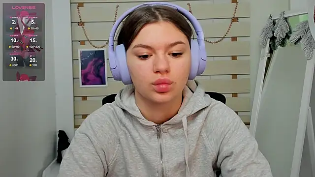 Josephine Kiss online show from 12, 1, 2025