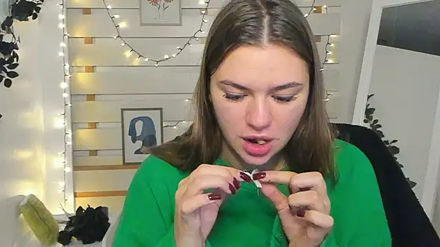 Josephine Kiss online show from 14, 11, 2025