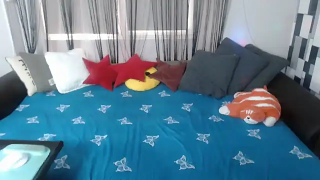 NycolleSweet37 online show from 20, 12, 2025