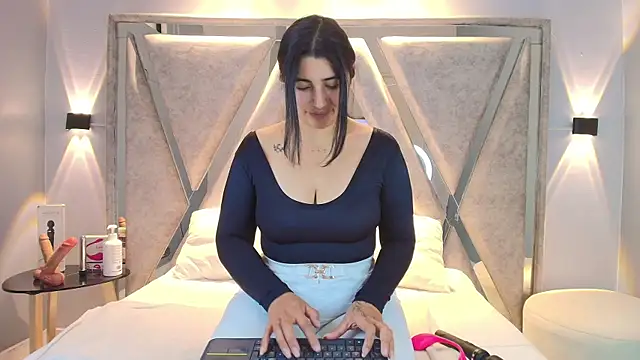 Snapshot of Danna_777_ chatting on 11, 9, 2025 Danna 777 online show from 11, 9, 2025