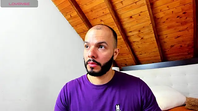 Tom Bailey online show from 6, 10, 2025