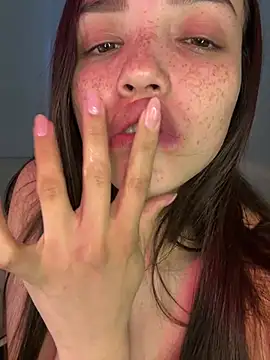 MisFrekcles  online show from 12, 3, 2025