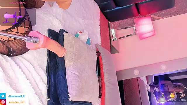 ALONDRAMILF online show from 3, 11, 2025