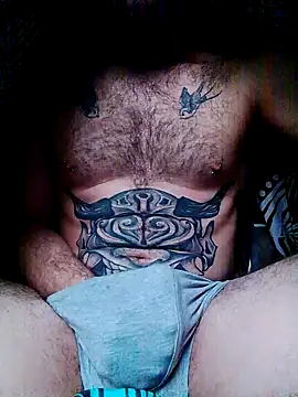 Snapshot of bearguy998 chatting on 24, 12, 2024 bearguy998 online show from 24, 12, 2024