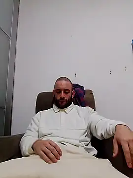 Snapshot of bearguy998 chatting on 25, 1, 2025 bearguy998 online show from 25, 1, 2025