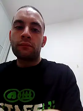 Snapshot of bearguy998 chatting on 8, 2, 2025 bearguy998 online show from 8, 2, 2025