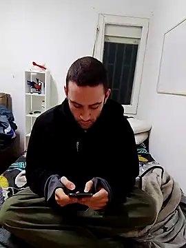 Snapshot of bearguy998 chatting on 7, 3, 2025 bearguy998 online show from 7, 3, 2025