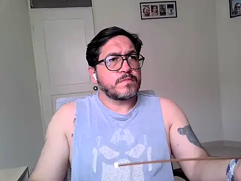 OsoMaduro12 online show from 1, 12, 2025