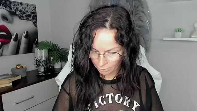 HelenLuxx online show from 25, 1, 2025