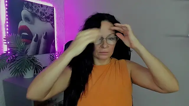 HelenLuxx online show from 25, 9, 2025