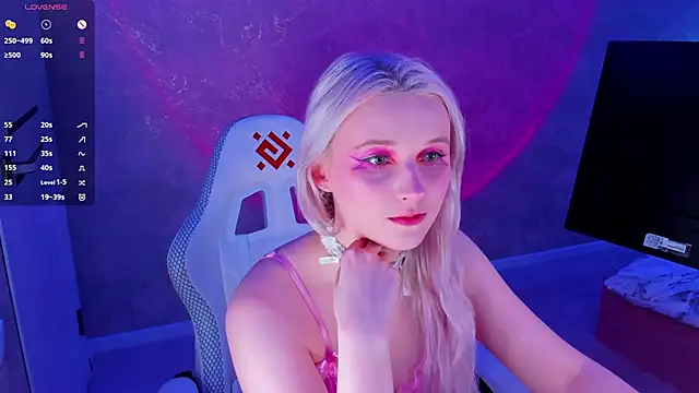 Snapshot of SweeteRose_Royce chatting on 13, 1, 2025 SweeteRose Royce online show from 13, 1, 2025