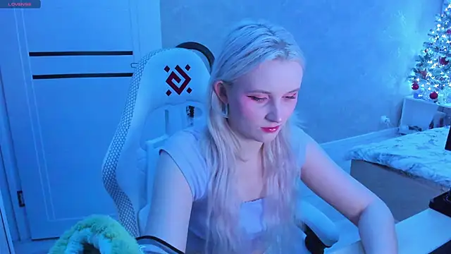 Snapshot of SweeteRose_Royce chatting on 17, 1, 2025 SweeteRose Royce online show from 17, 1, 2025