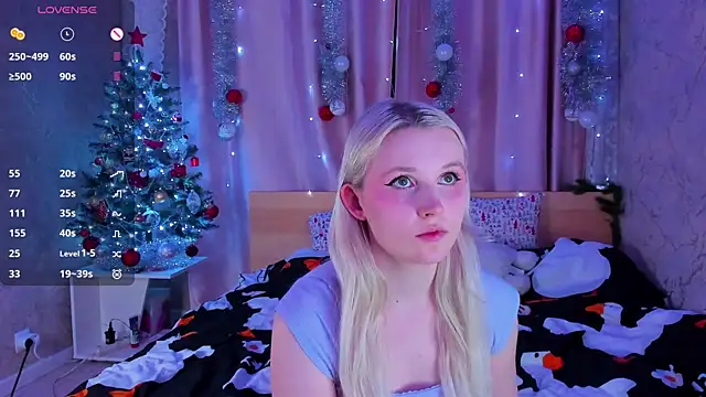 Snapshot of SweeteRose_Royce chatting on 6, 2, 2025 SweeteRose Royce online show from 6, 2, 2025