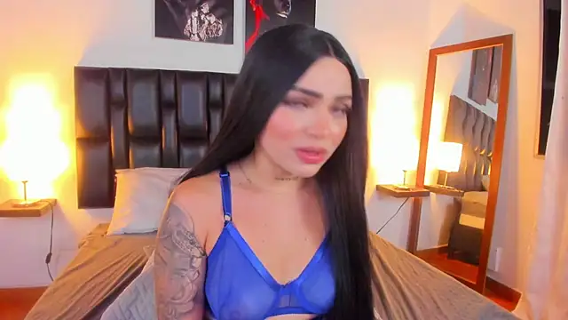 NicoleRouss online show from 8, 1, 2025