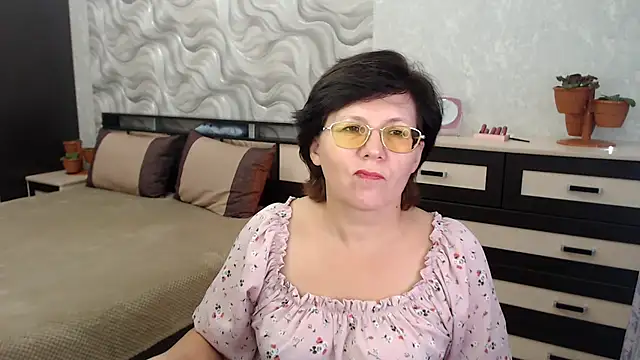 Snapshot of VitaCharm chatting on 2, 12, 2024 VitaCharm online show from 2, 12, 2024