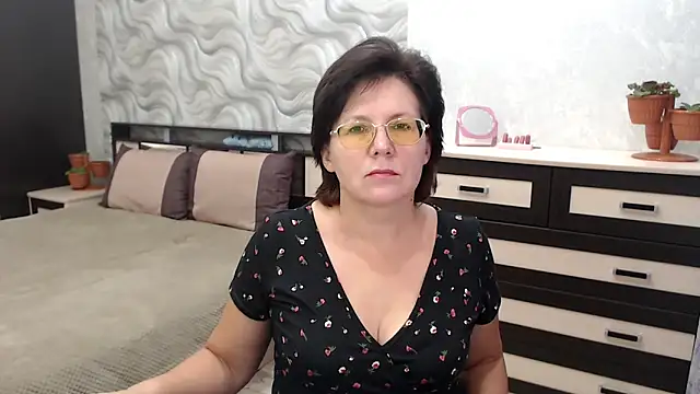 Snapshot of VitaCharm chatting on 2, 12, 2024 VitaCharm online show from 2, 12, 2024