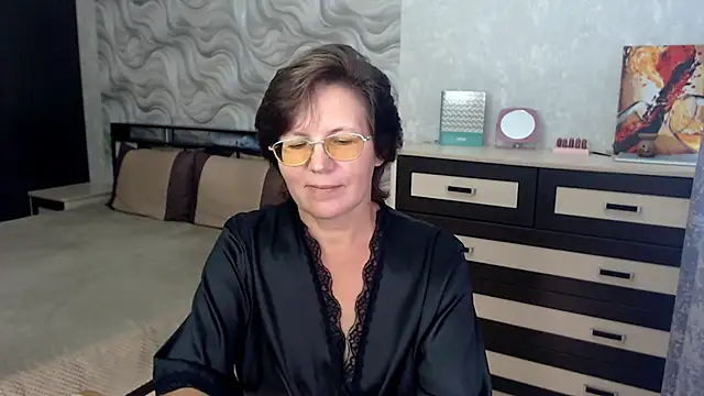 Snapshot of VitaCharm chatting on 8, 9, 2025 VitaCharm online show from 8, 9, 2025