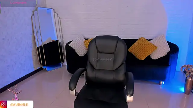 AllyJensen online show from 7, 10, 2025