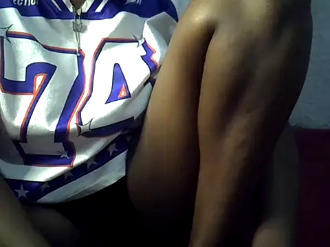 skinnysexynaughty online show from 9, 10, 2025