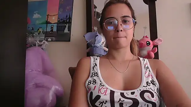 Snapshot of trianabell chatting on 18, 4, 2026 trianabell online show from 18, 4, 2026