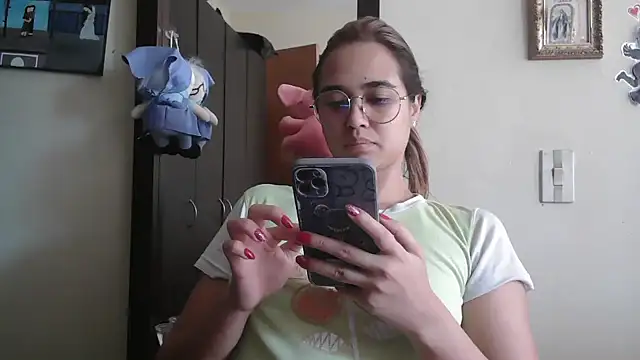 Snapshot of trianabell chatting on 9, 5, 2026 trianabell online show from 9, 5, 2026