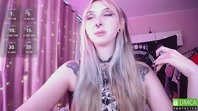 Snapshot of JustMeowGirl chatting on 12, 7, 2026 JustMeowGirl online show from 12, 7, 2026