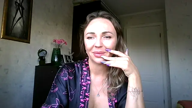 AngelinaLove28 online show from 15, 9, 2025