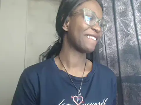 CarolinneMoor online show from 3, 1, 2025