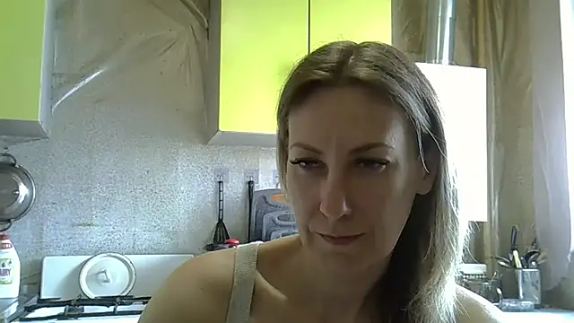 Snapshot of AshleyXHoney chatting on 7, 5, 2026 AshleyXHoney online show from 7, 5, 2026