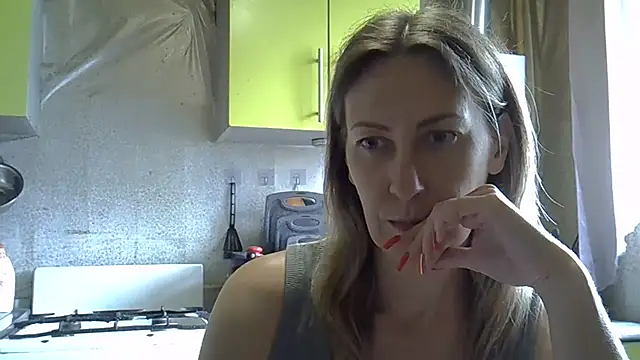 Snapshot of AshleyXHoney chatting on 18, 6, 2026 AshleyXHoney online show from 18, 6, 2026