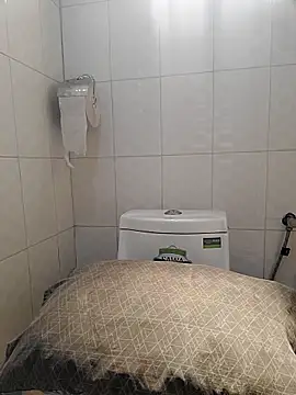 julietunderwoood online show from 31, 10, 2025