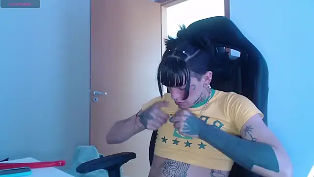 charlotbelucci  online show from 2, 10, 2025